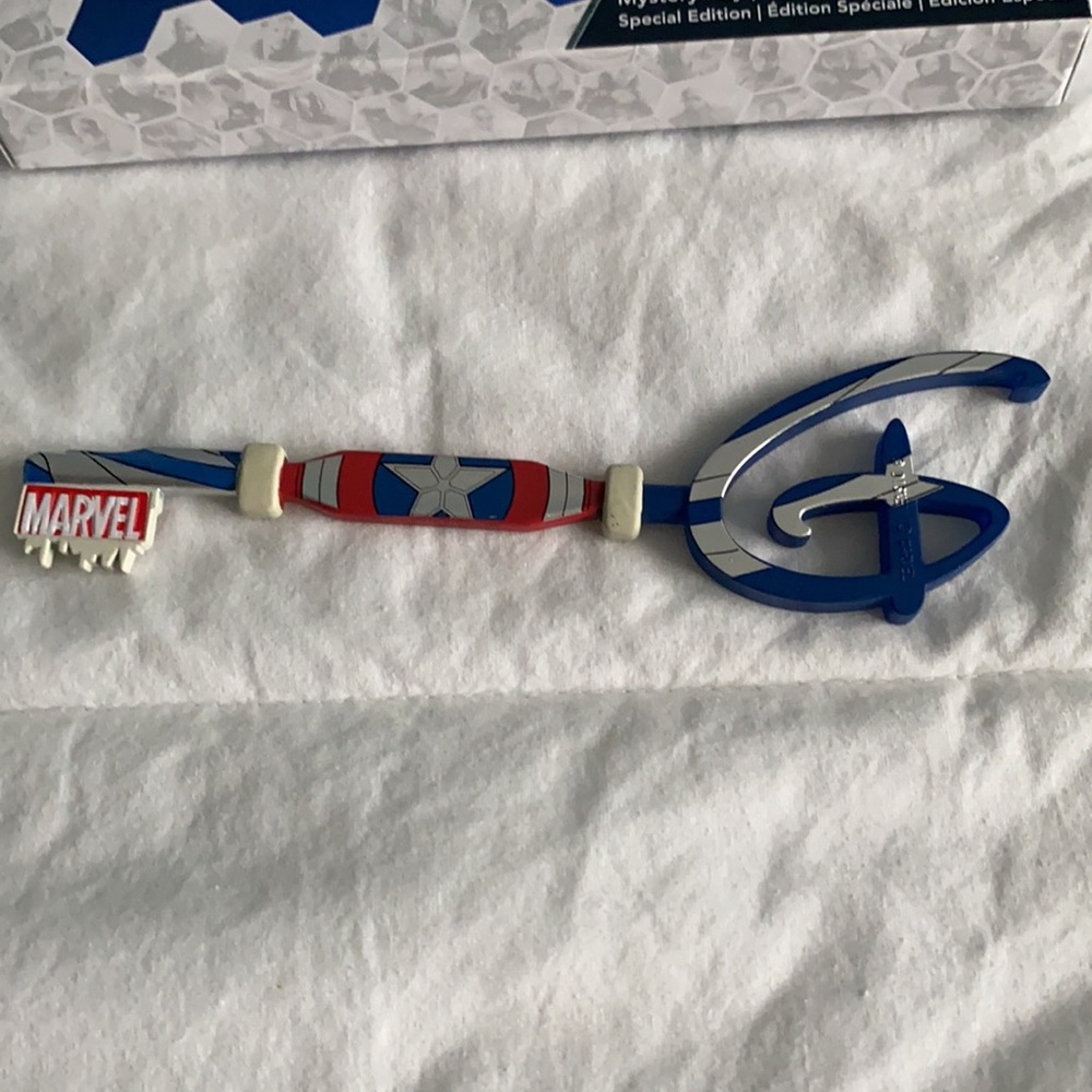 Disney Key Marvel - Picture 3 of 3